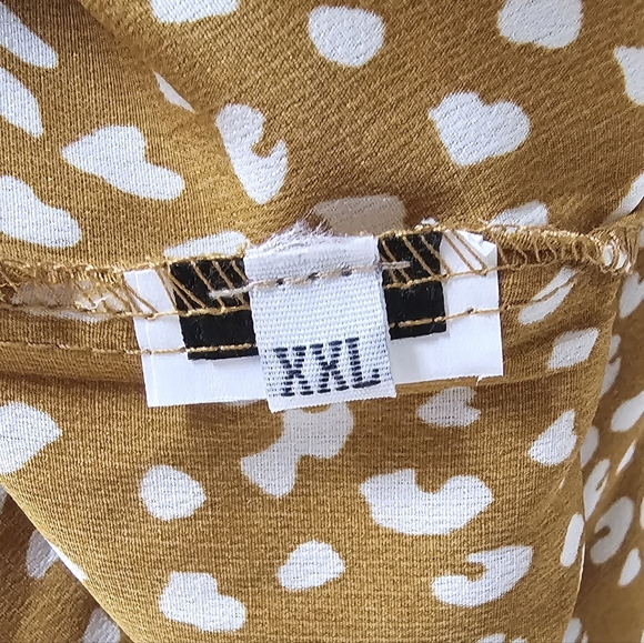 NWOT WOMEN'S SUMMER BLOUSE V-NECK PETAL PETAL CUT SLEEVES - Picture 5 of 5